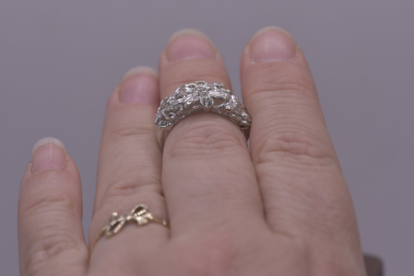 Flora - 18ct white gold and diamonds Ring