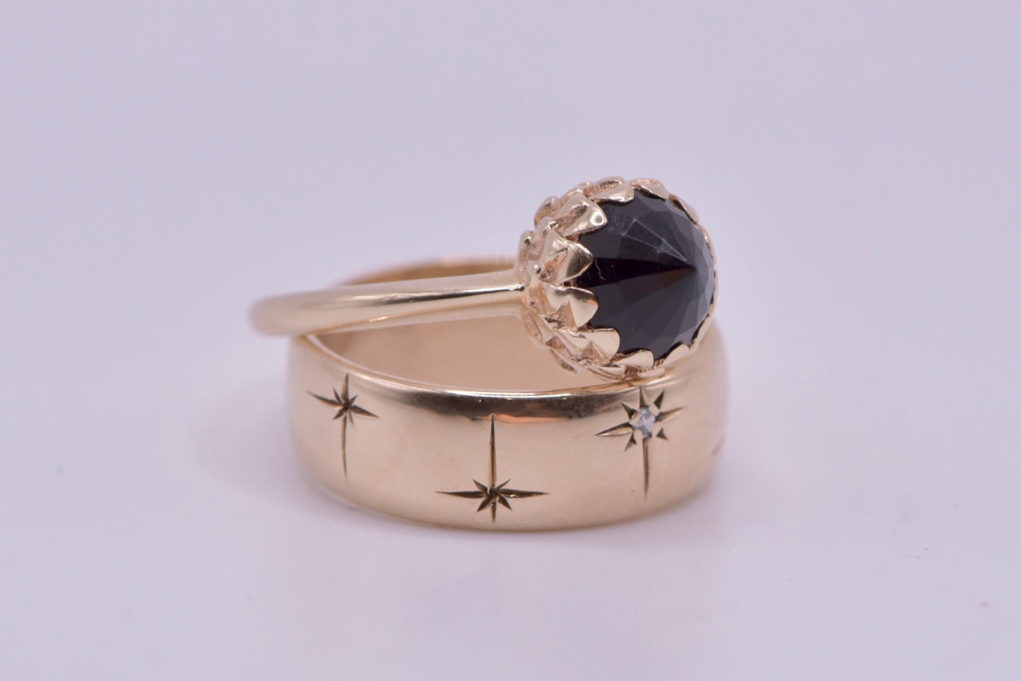 Meadowlark protea ring - 9ct yellow gold with Onyx
