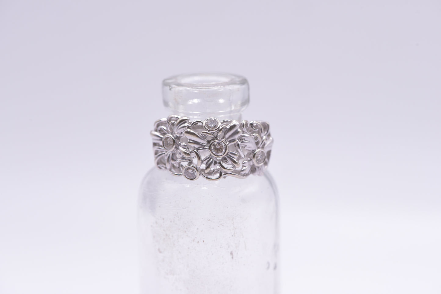 Flora - 18ct white gold and diamonds Ring