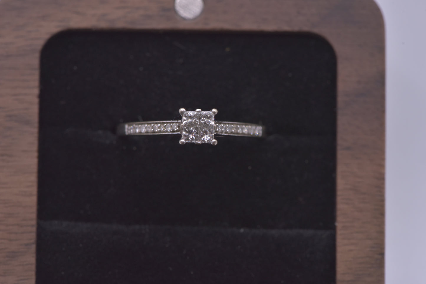 Filena - 9ct white gold and diamond ring