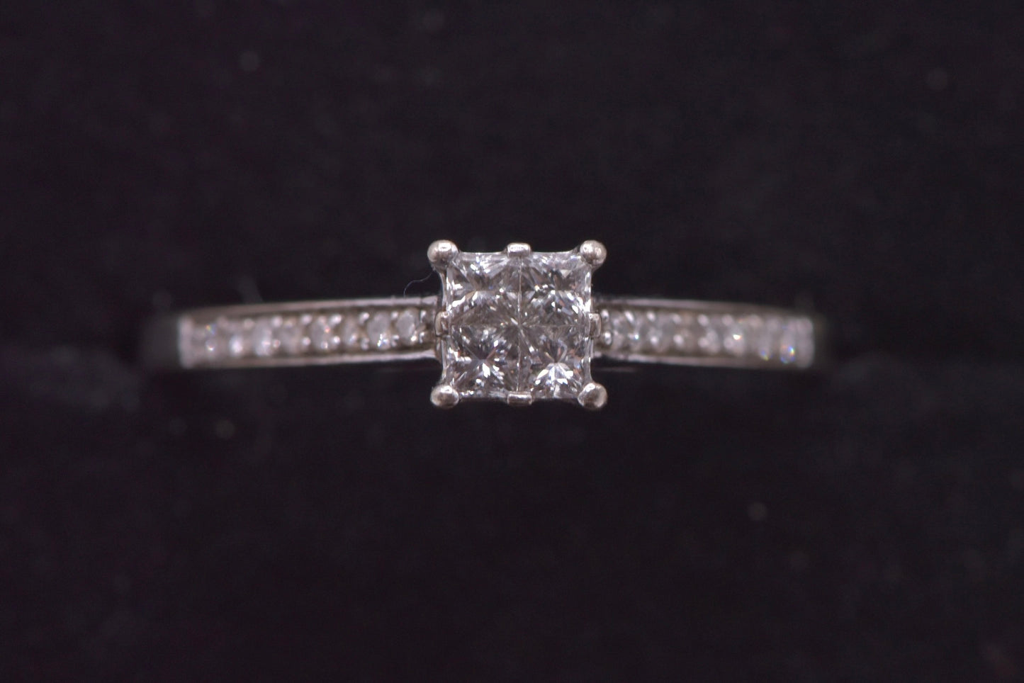 Filena - 9ct white gold and diamond ring