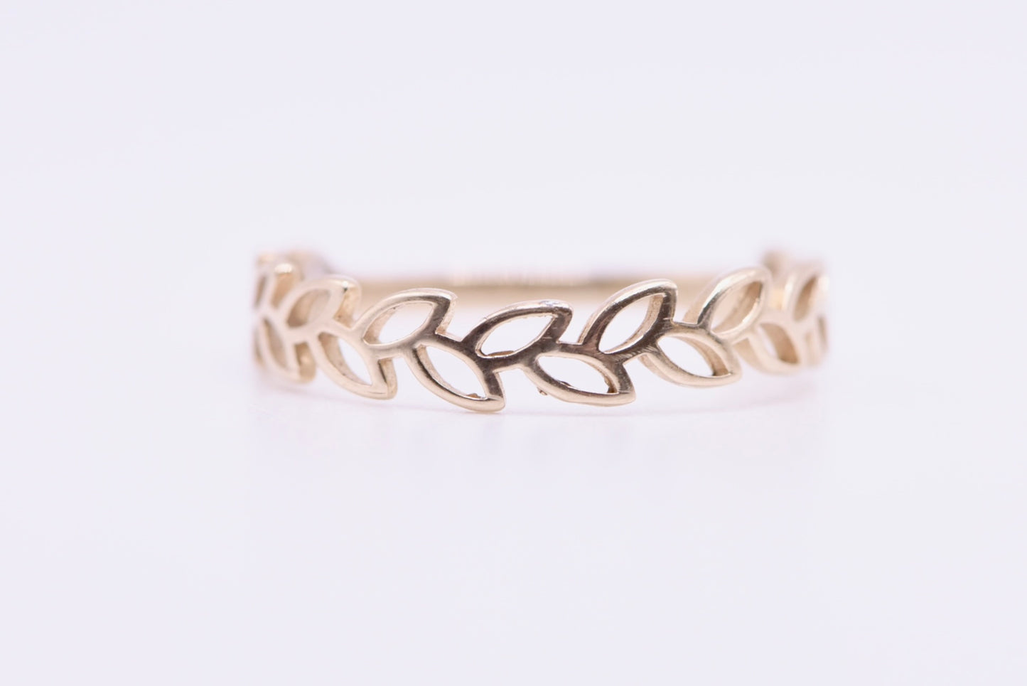 Laurel - fine 9ct wreath ring