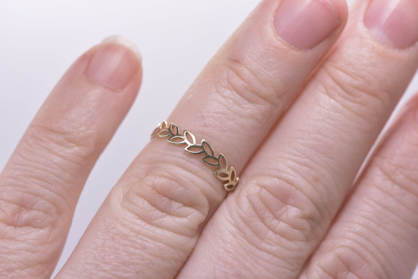 Laurel - fine 9ct wreath ring