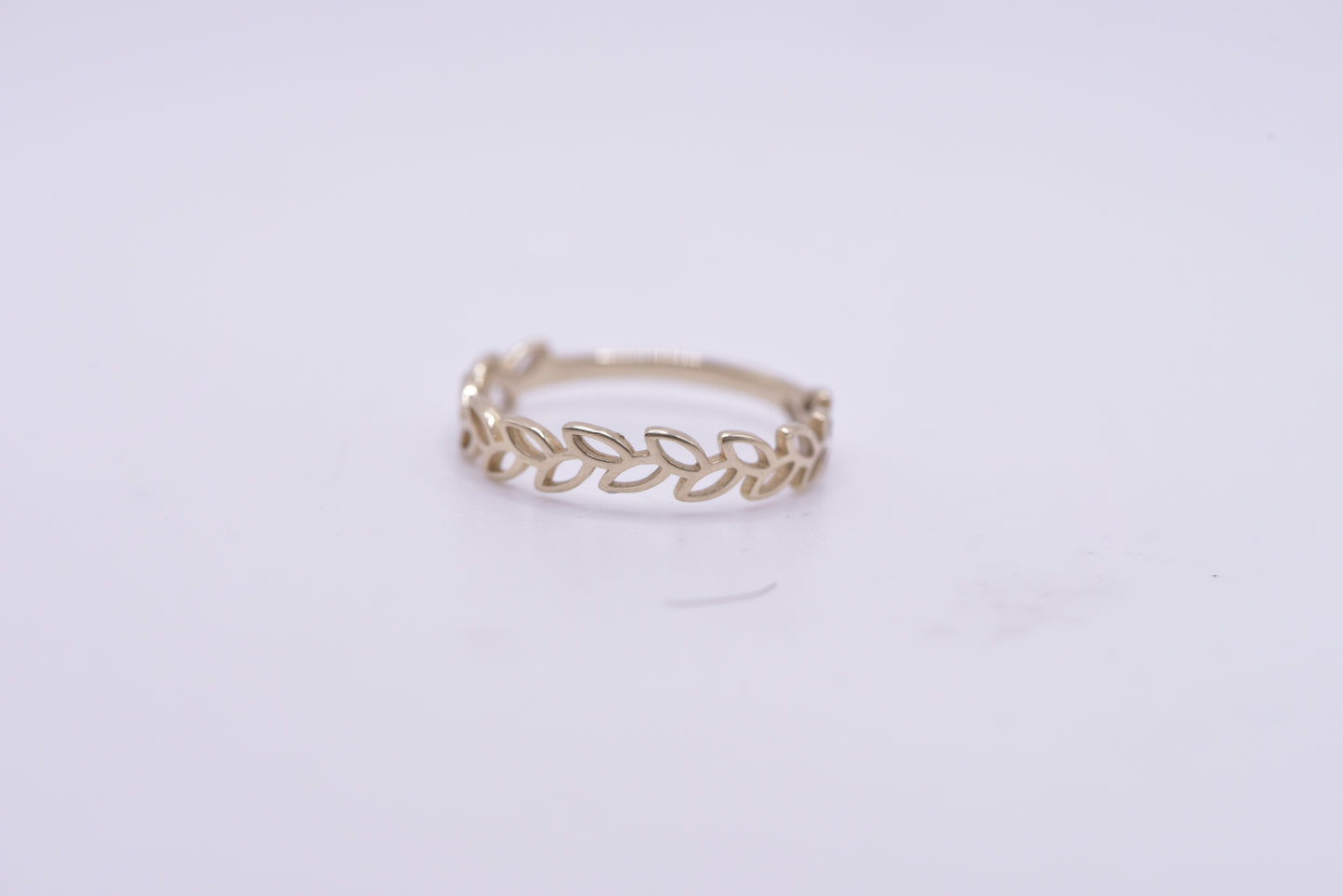 Laurel - fine 9ct wreath ring