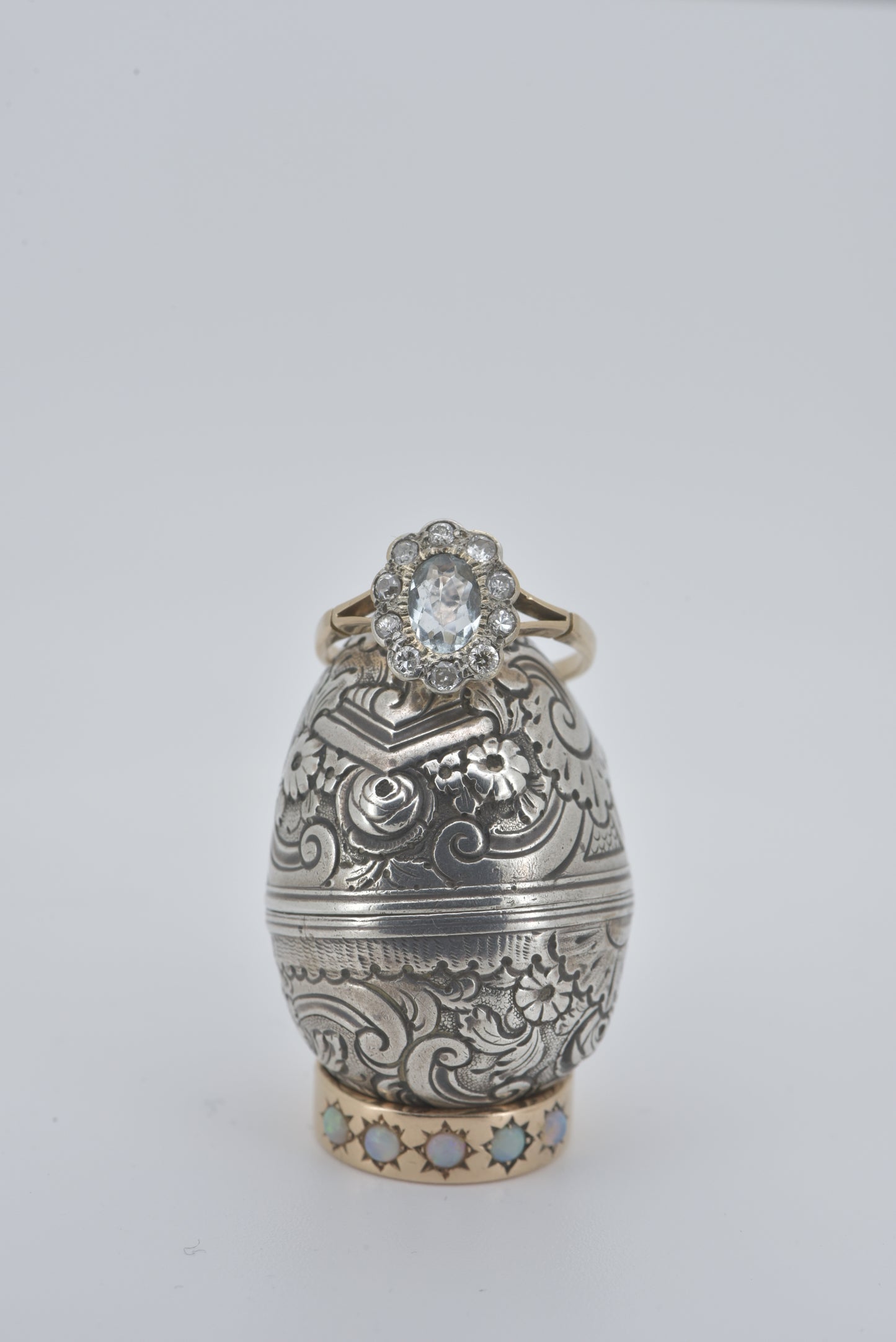 Annelise - Handmade vintage 16ct yellow gold Aquamarine and diamond gold ring