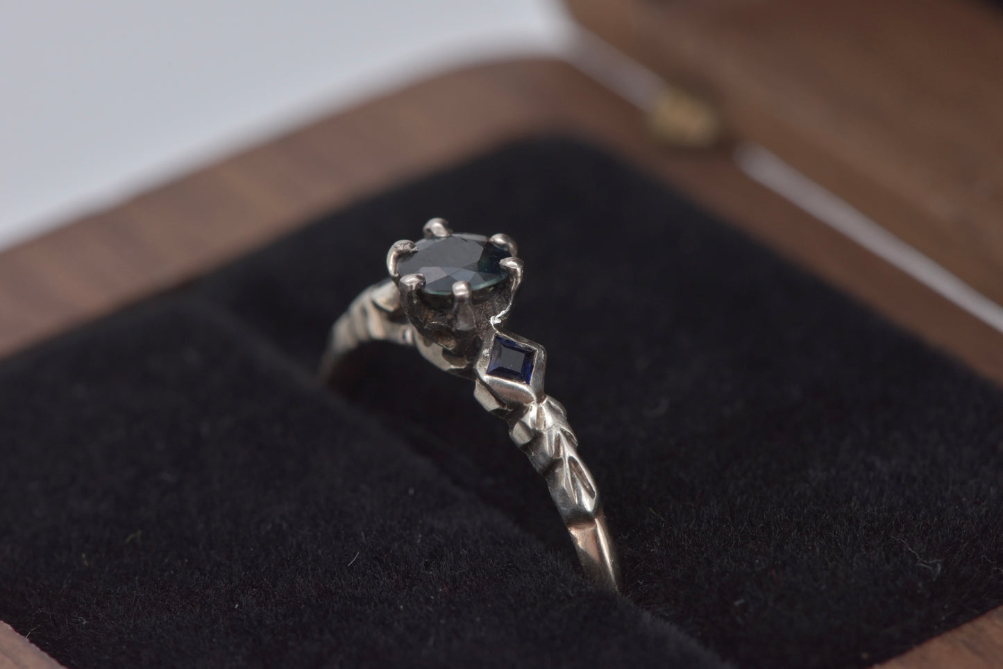 Gerry - Yellow and white gold parti sapphire gold ring
