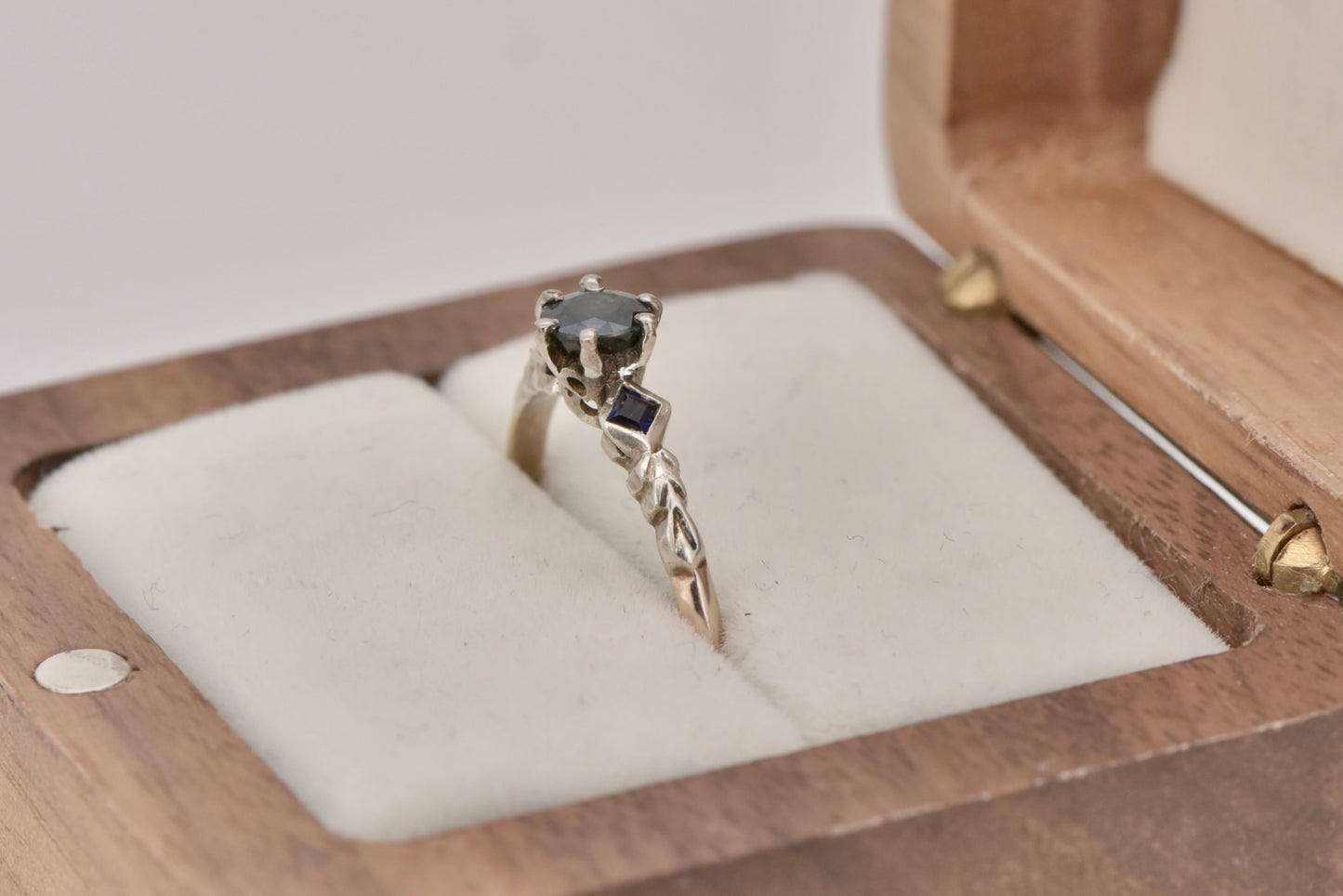 Gerry - Yellow and white gold parti sapphire gold ring