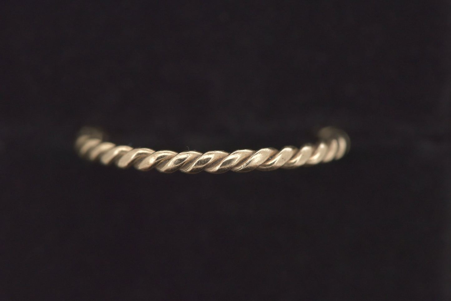 Geraldine - 9ct twist ring
