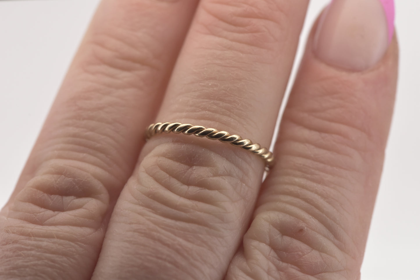 Geraldine - 9ct twist ring