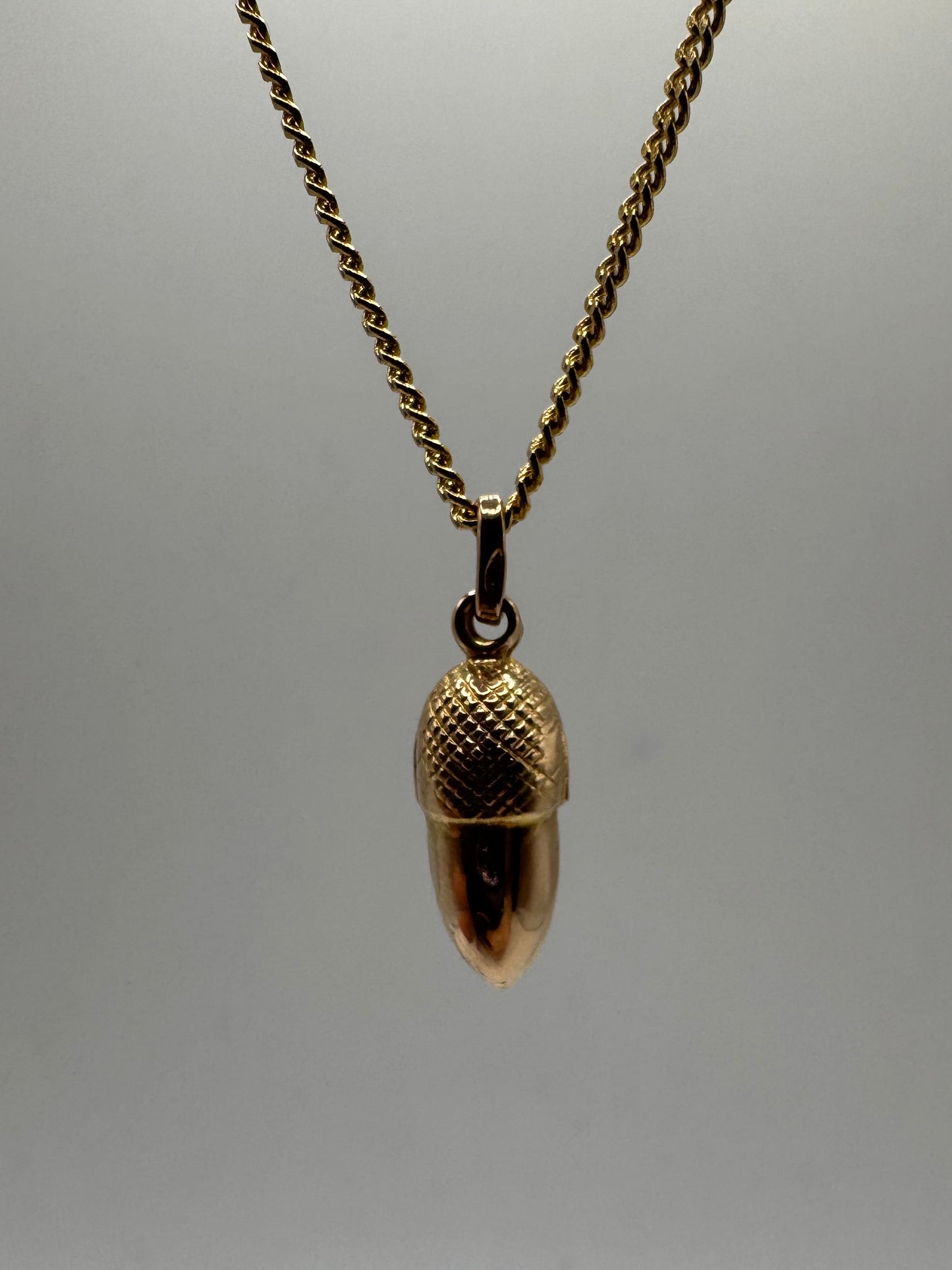 18ct Acorn charm