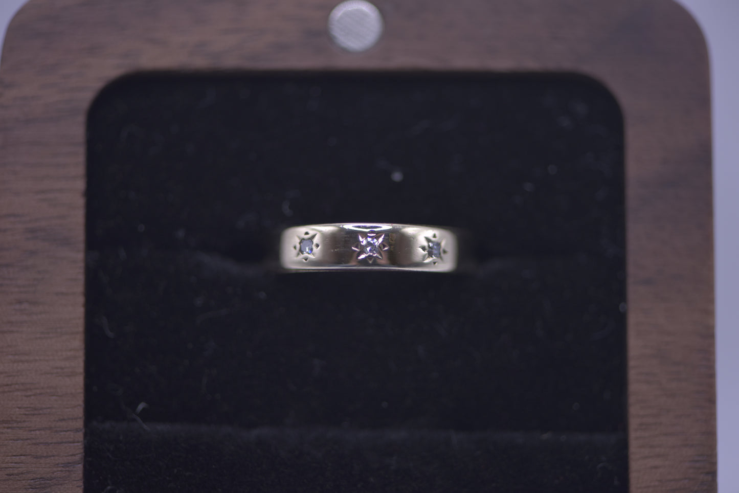 9ct starset gold band