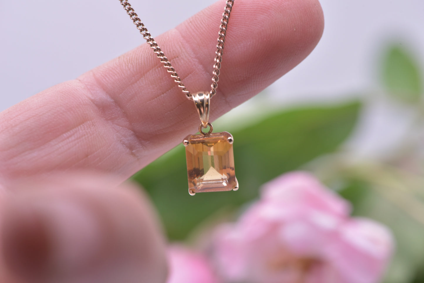 18ct citrine pendant