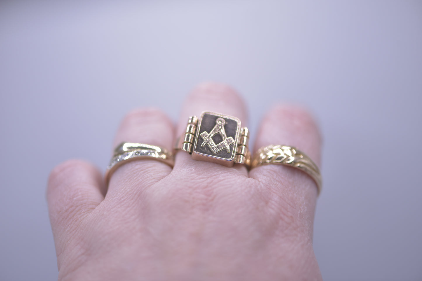 Masonic flip ring