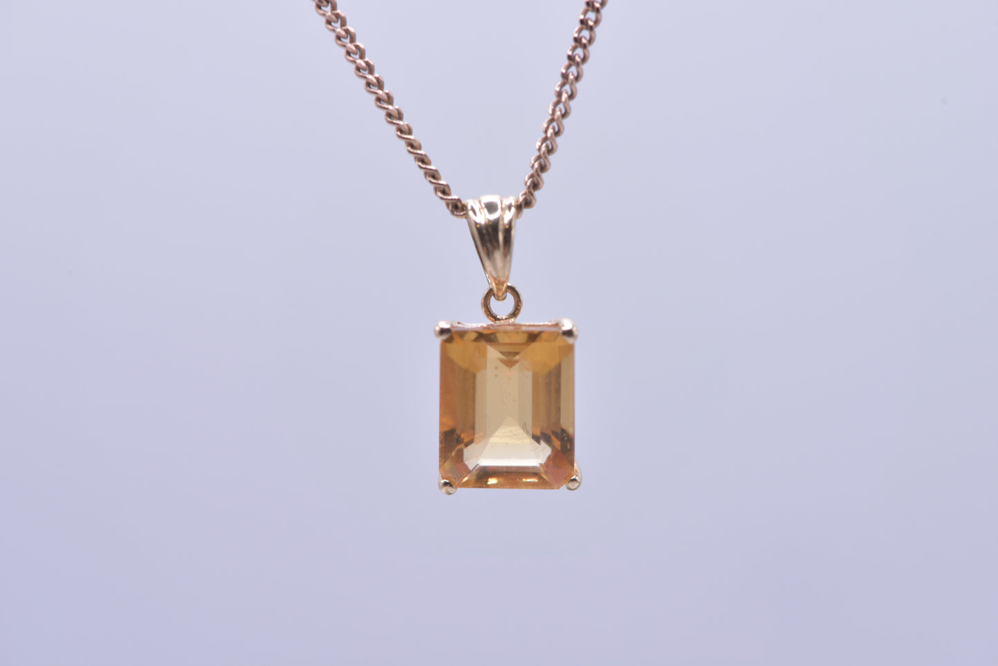 18ct citrine pendant