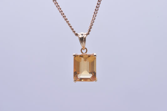 18ct citrine pendant