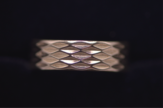 Vintage diamond textured cigar band