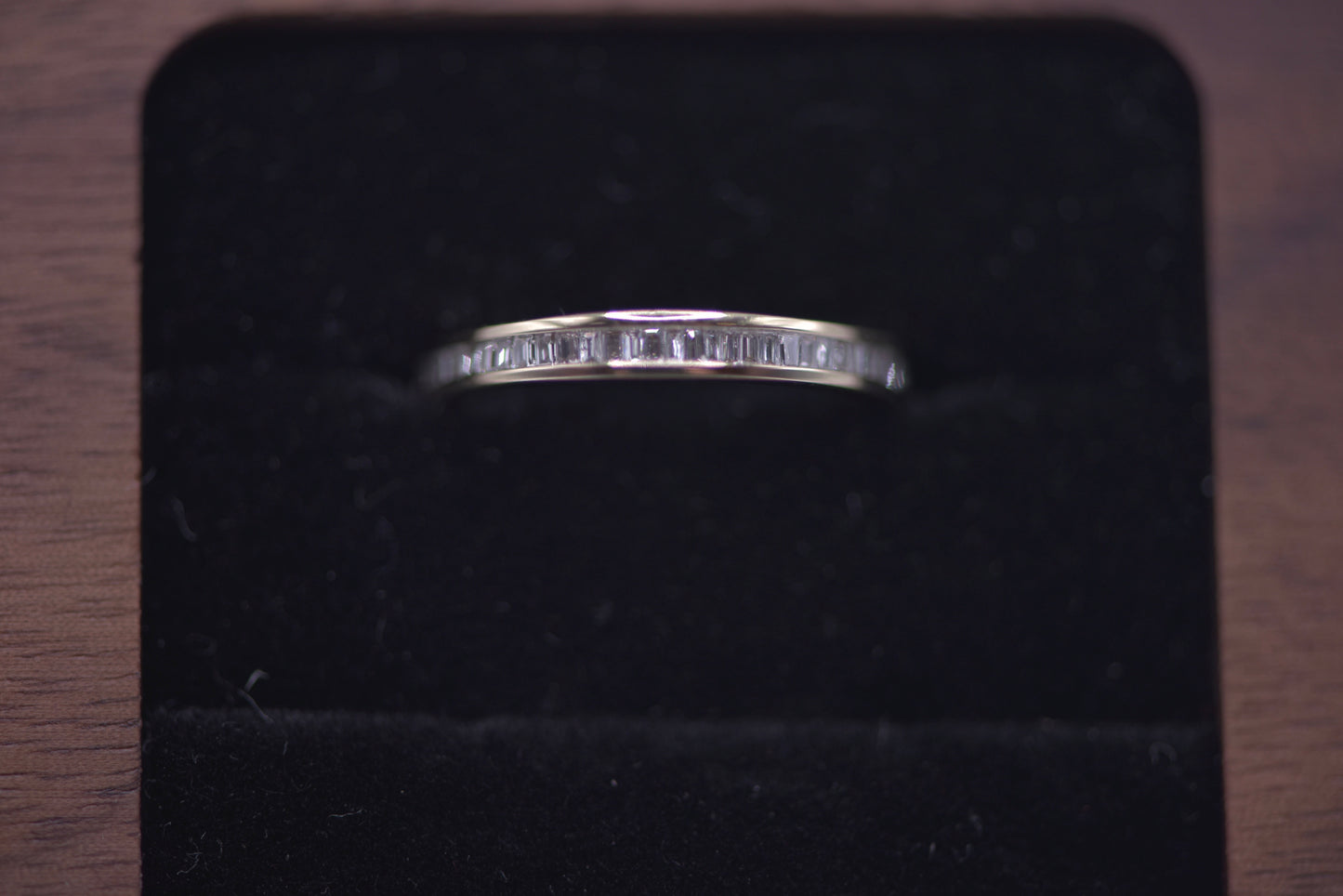 Baguette diamond band 9ct yg