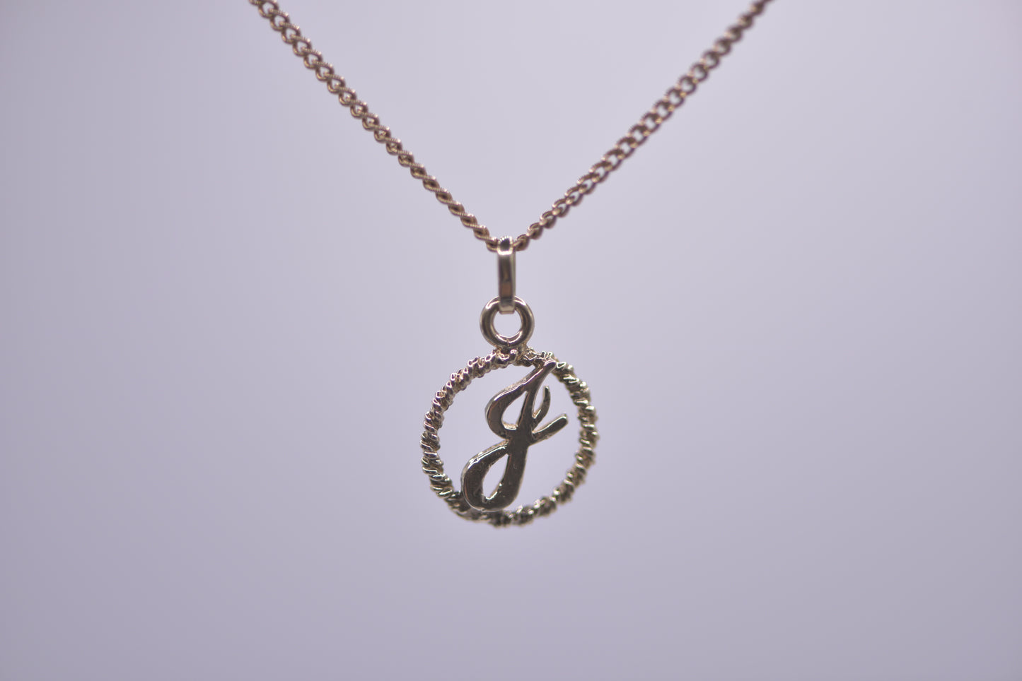 9ct Letter ‘J’ pendant