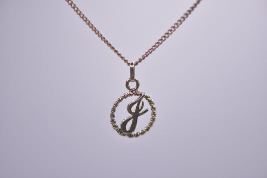 9ct Letter ‘J’ pendant