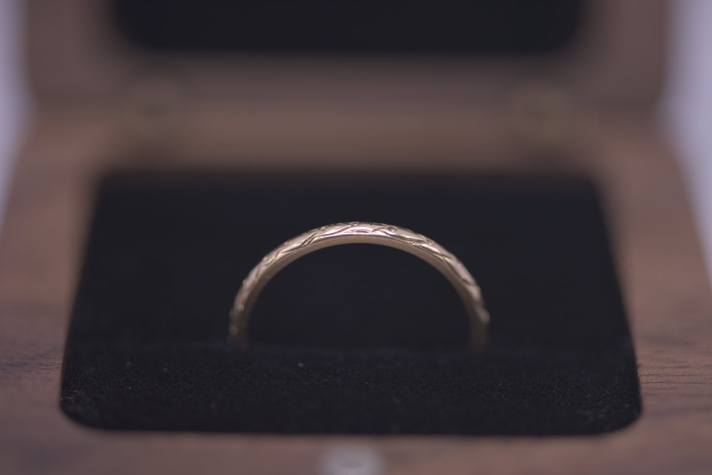 15ct gold patterned band