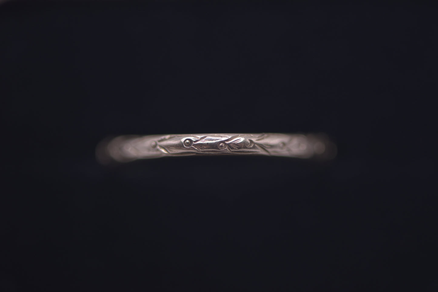 15ct gold patterned band