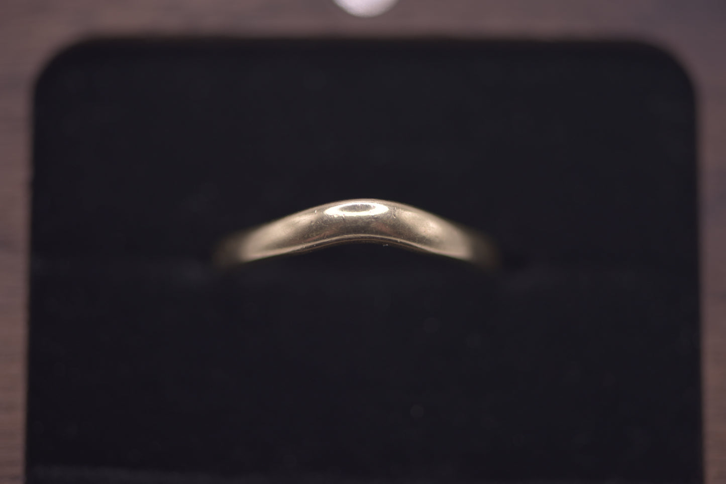 Antique curved band size J ring