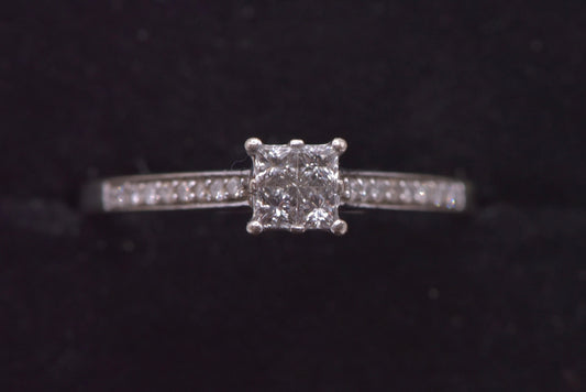Filena - 9ct white gold and diamond ring