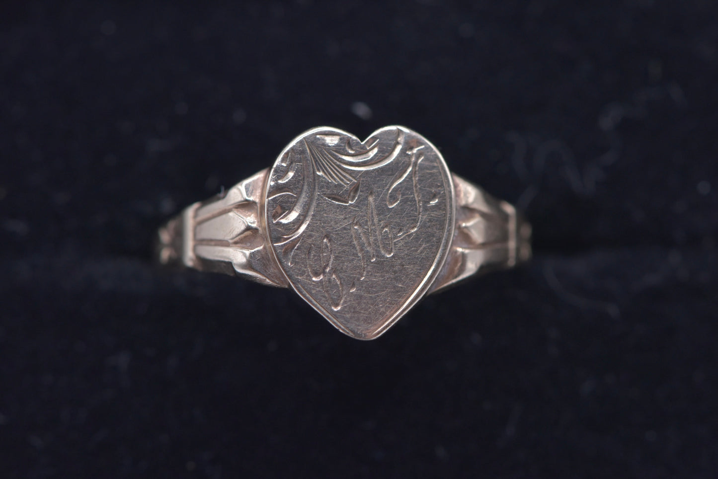 CJ - Vintage 'Rodd' 9ct yellow gold signet ring