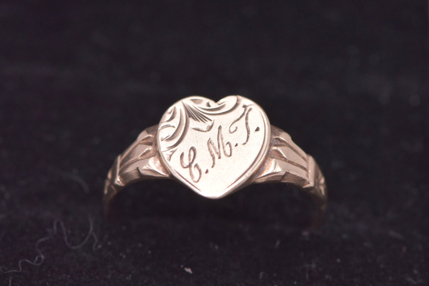 CJ - Vintage 'Rodd' 9ct yellow gold signet ring