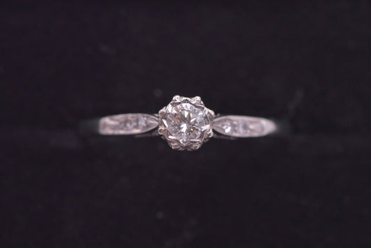 Liza - 1930's white gold diamond solitaire - 18ct ring