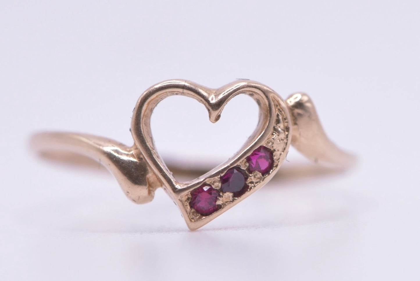 Sophia - Sweetheart 9ct yellow gold ring