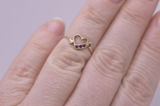 Sophia - Sweetheart 9ct yellow gold ring