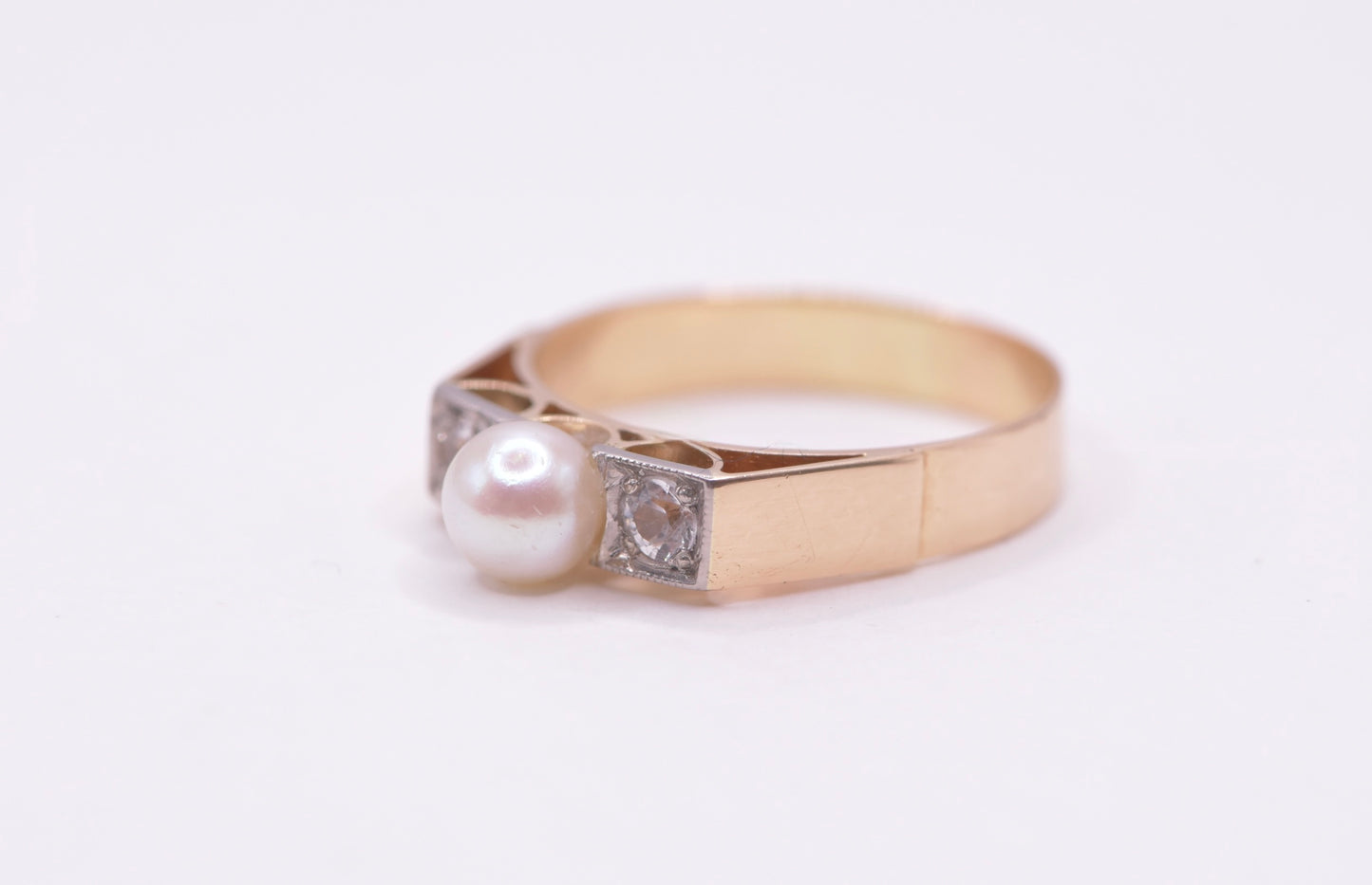 Zara - 1965 Swedish 18ct yellow gold pearl ring