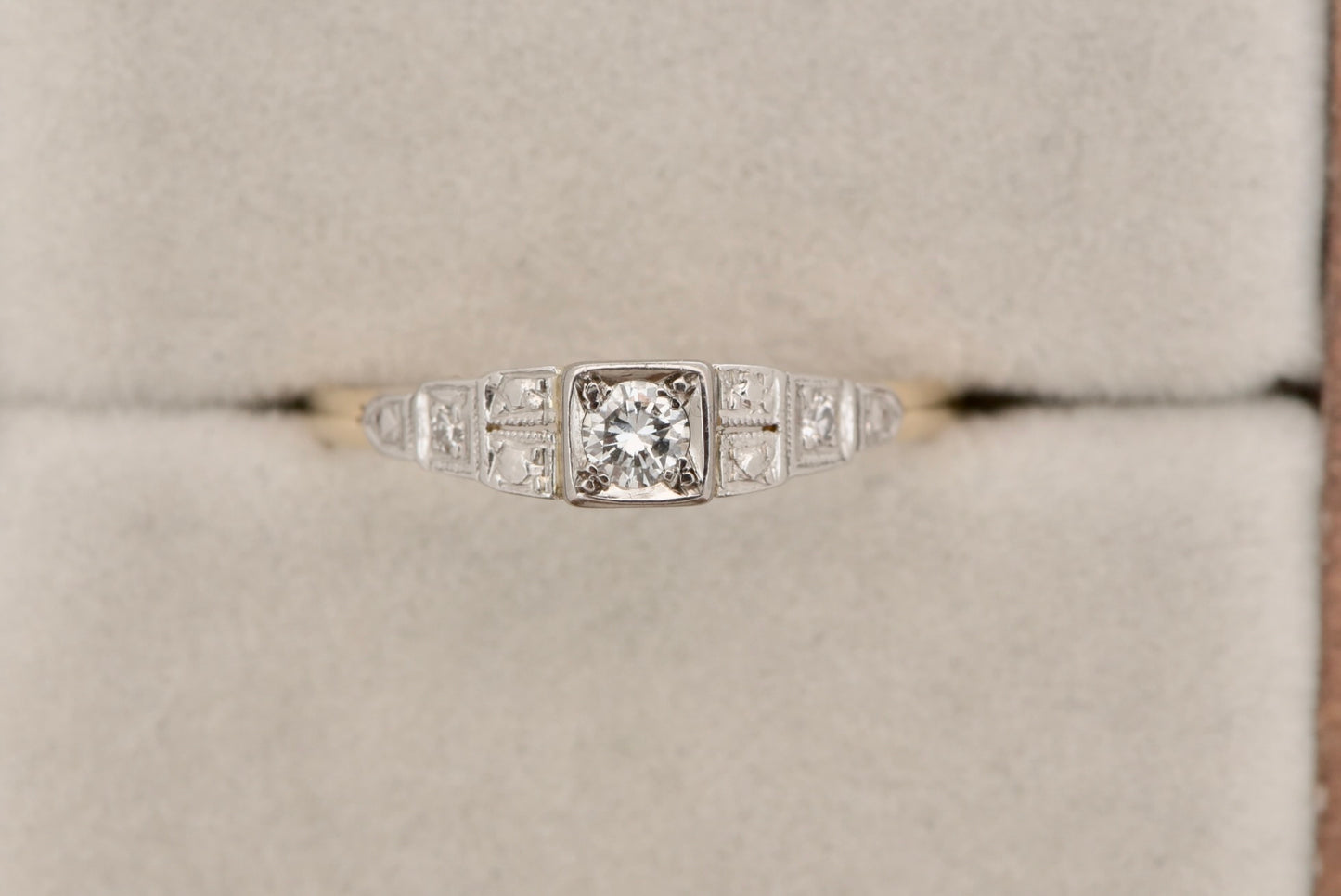 Wilhelmina - 18ct Art Deco 18ct  diamond gold ring