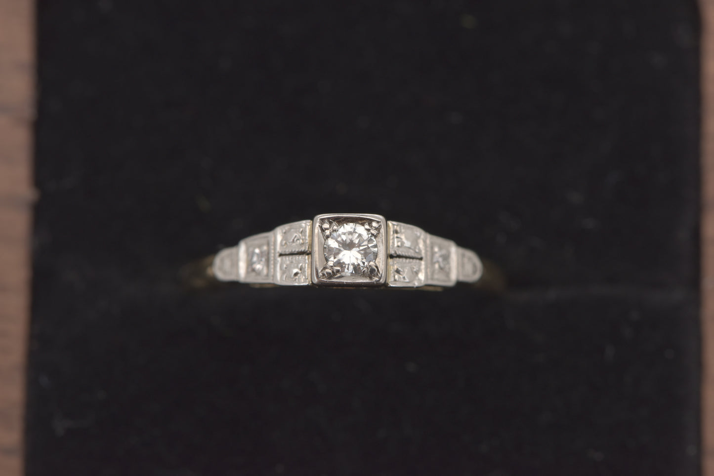 Wilhelmina - 18ct Art Deco 18ct  diamond gold ring