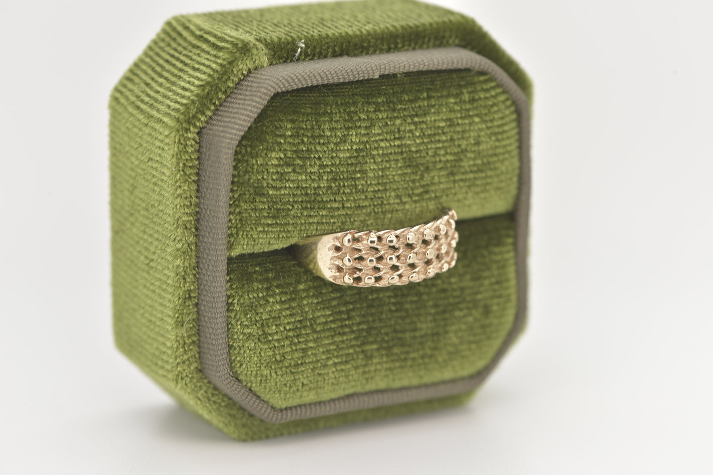 Wilbur - 9ct yellow gold wide keeper gold ring