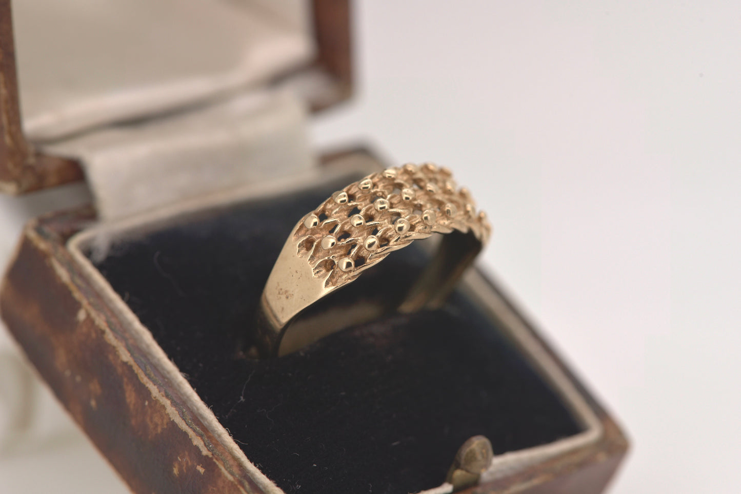 Wilbur - 9ct yellow gold wide keeper gold ring
