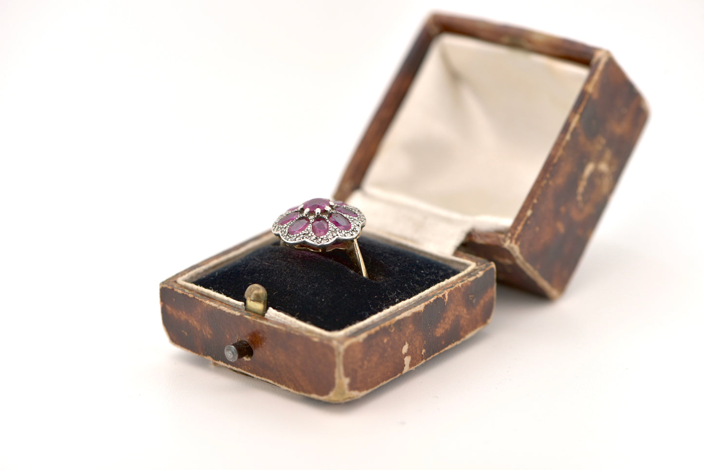 Rubi - 18ct yellow gold ring