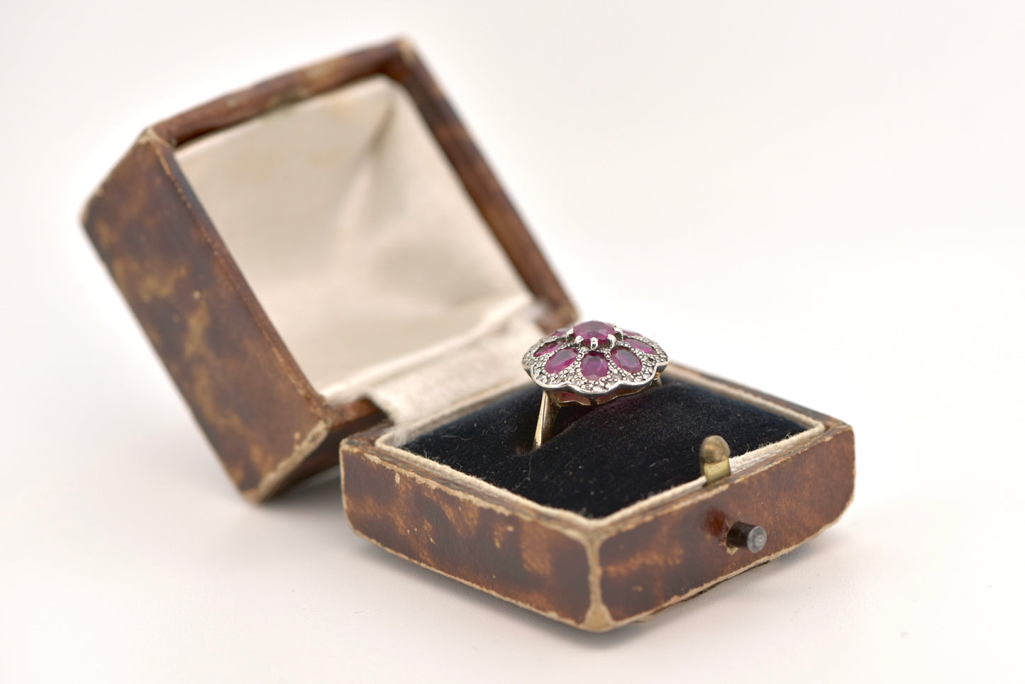 Rubi - 18ct yellow gold ring