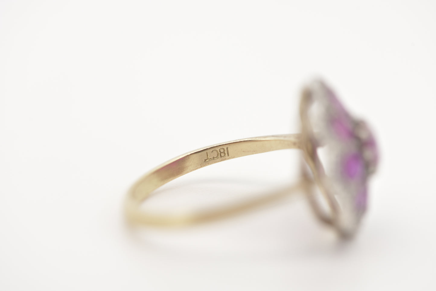 Rubi - 18ct yellow gold ring