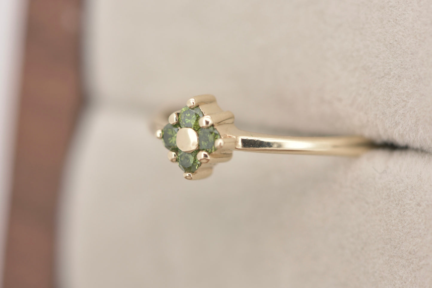 Shamrock - 9ct green sapphire ring Size N