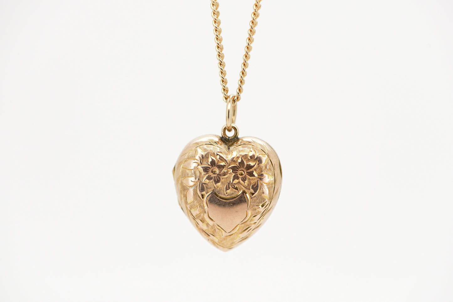 Antique 9ct etched heart locket - 1908 Chester hallmarks