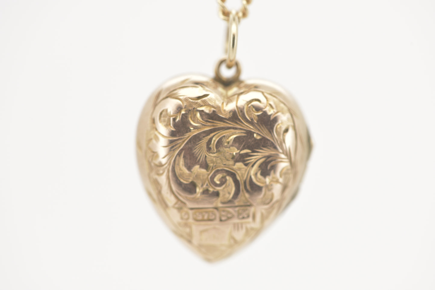 Antique 9ct etched heart locket - 1908 Chester hallmarks