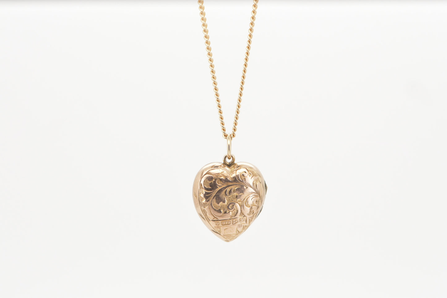 Antique 9ct etched heart locket - 1908 Chester hallmarks