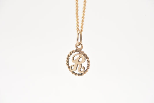Charm Letter R in 9ct yellow gold