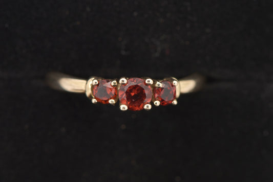 Suki - 9ct red stone gold ring