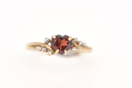 Berry - 9ct yellow gold  Australian Garnet heart ring