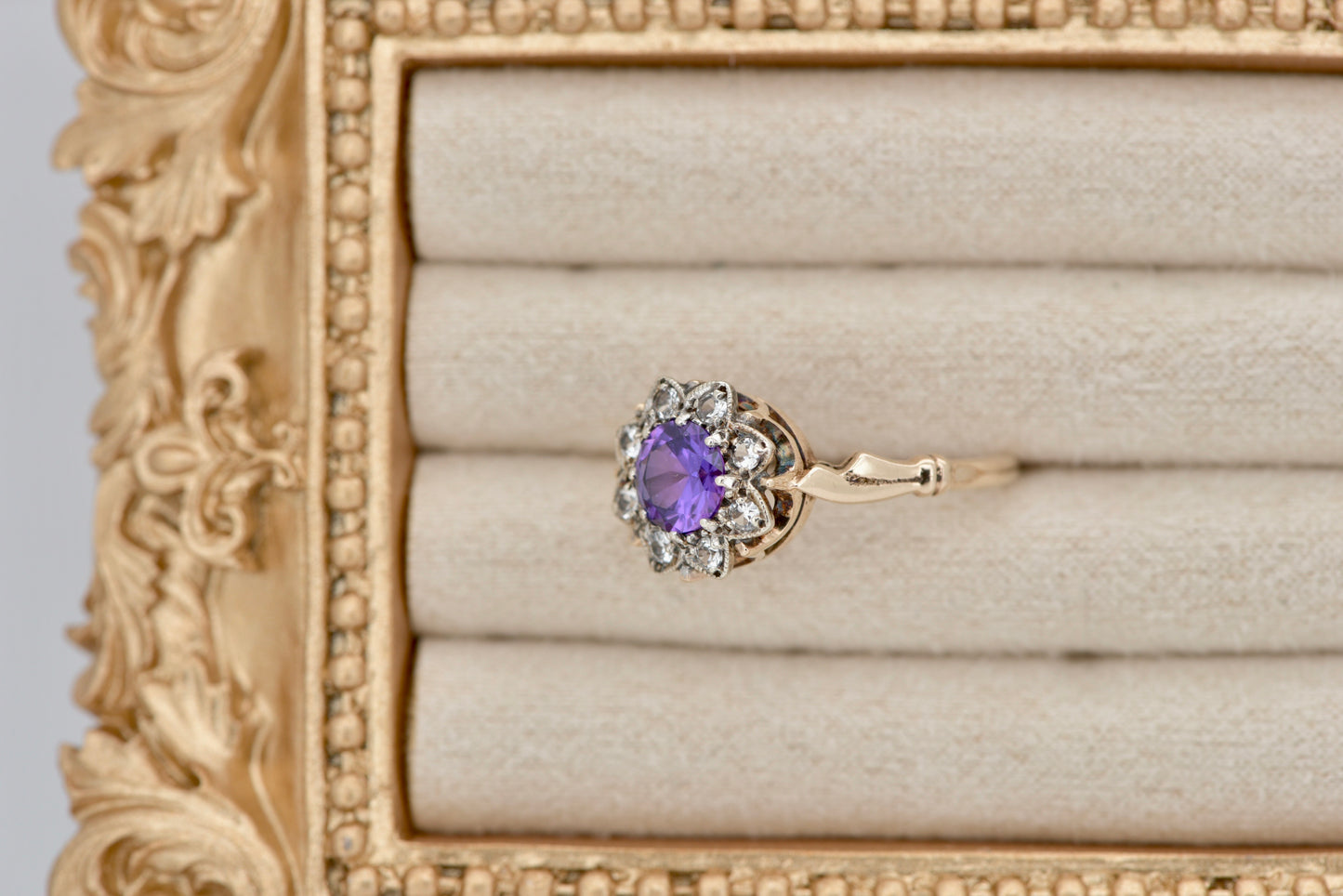 Violette - 9ct yellow gold Synthetic Color change Sapphire