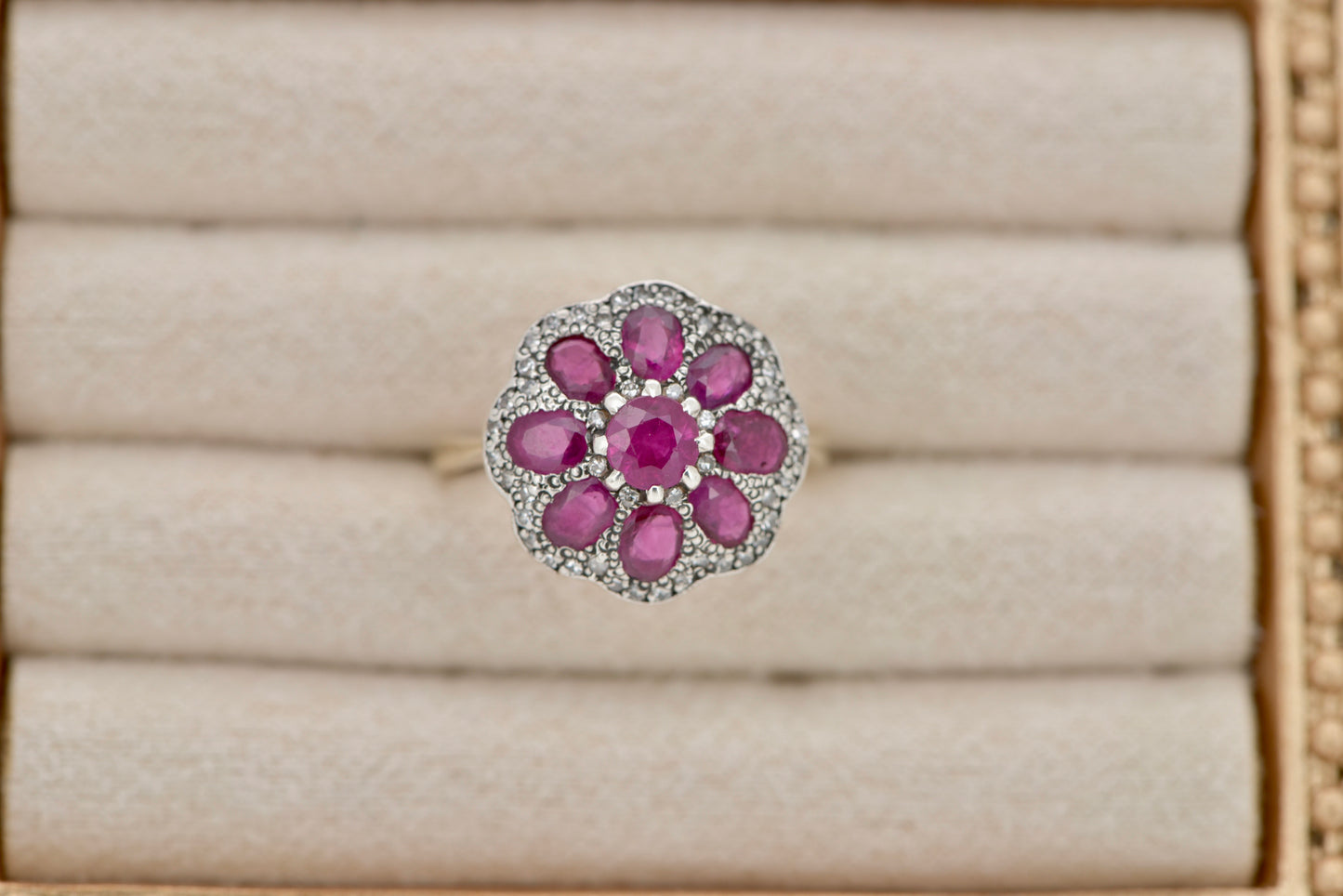 Rubi - 18ct yellow gold ring