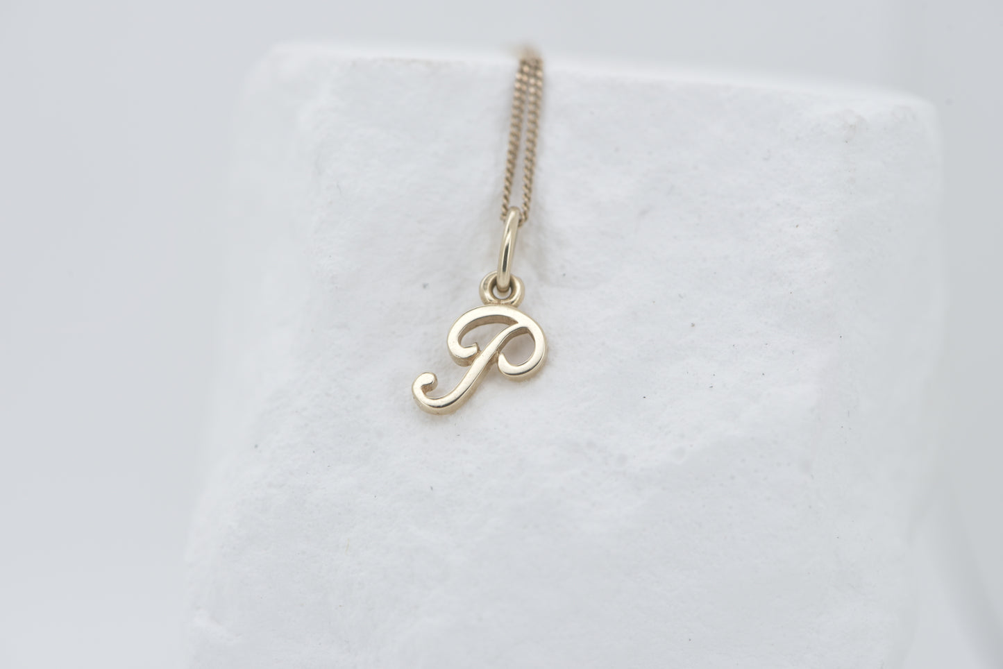 Letter P 9ct yellow gold script charm - bale is currently open